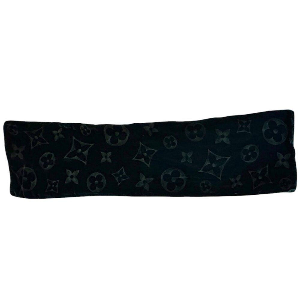 Authentic Louis Vuitton Green Velvet Scarf comes with LV box - Picture 8 of 11